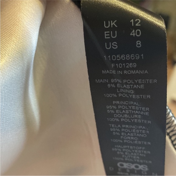 ASOS DESIGN - Black Mini Dress with Orange/Cream Flowers Size 8 - Picture 4 of 11